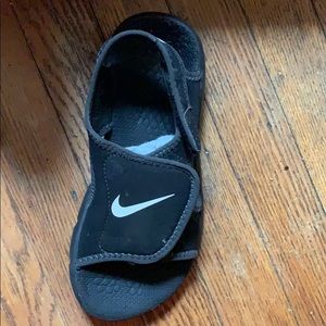 Nike kids sandal size 13